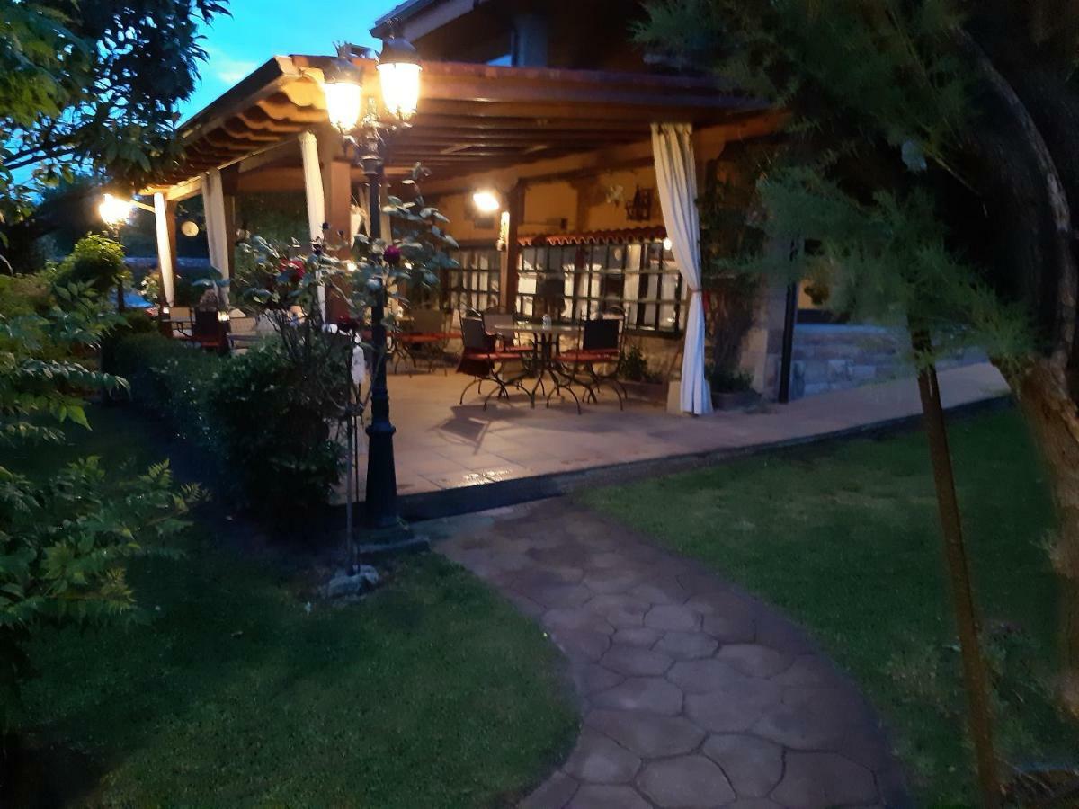 Hosteria Las Fuentes Rubayo Ngoại thất bức ảnh